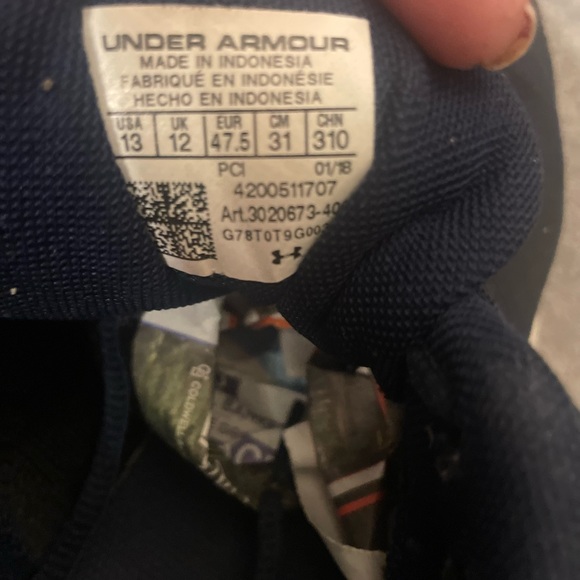 Under Armour      Men’s Navy Sneakers - Picture 7 of 7